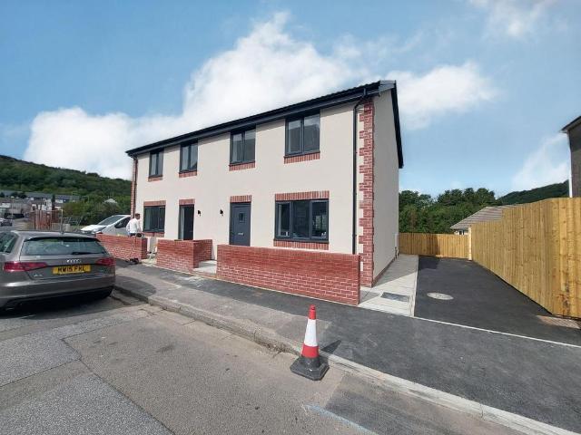 3 bedroom semi detached house to rent