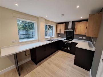 3 bedroom semi detached house to rent