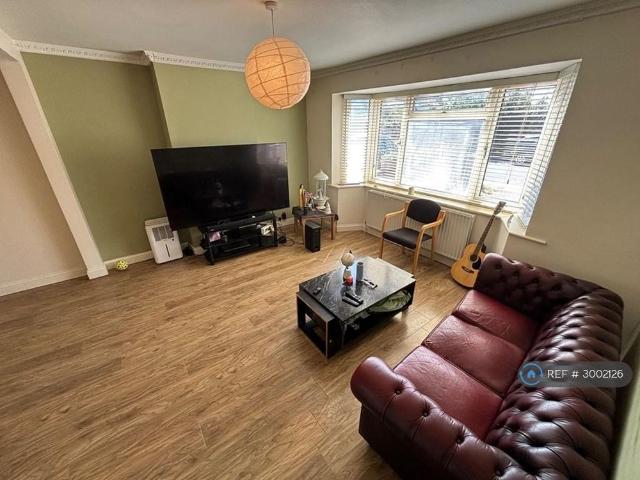 3 bedroom semi detached house to rent
