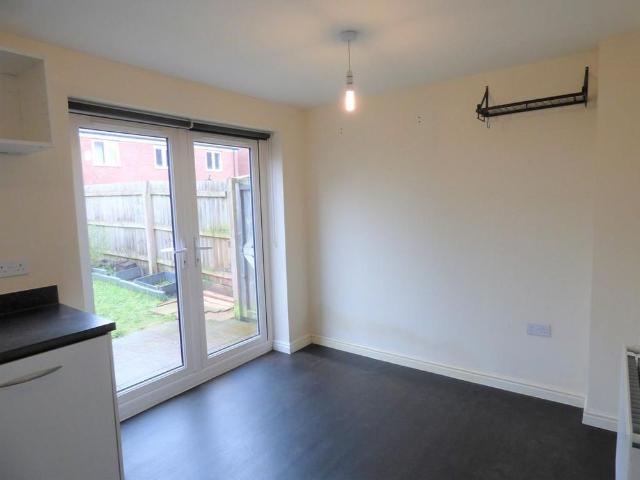 3 bedroom semi detached house to rent