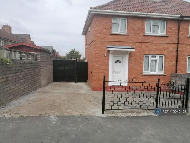 3 bedroom semi detached house to rent