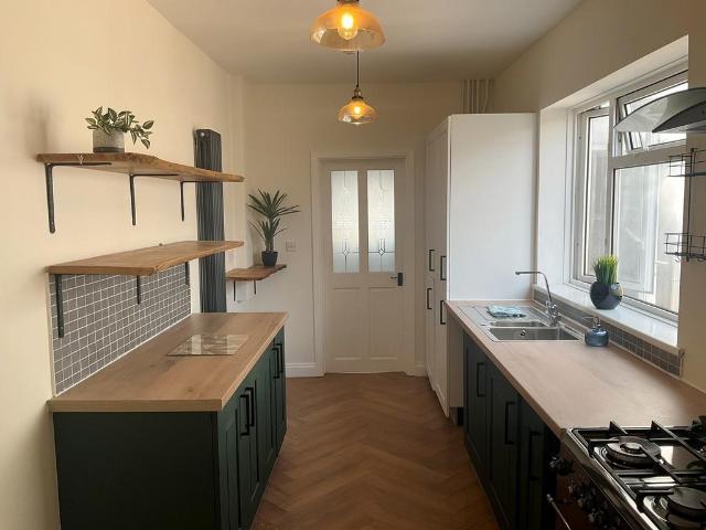 3 bedroom semi detached house to rent
