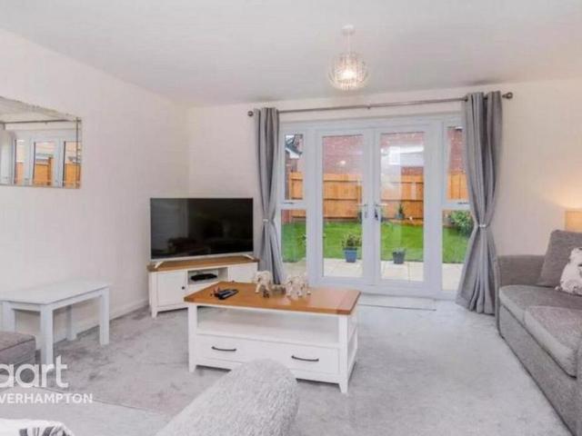 3 bedroom semi detached house to rent