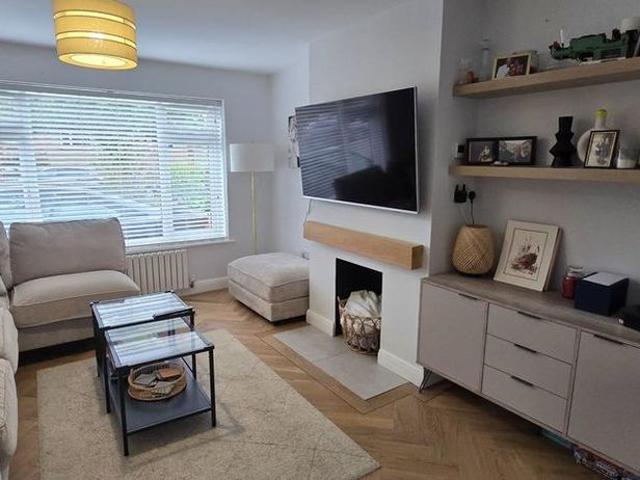 3 bedroom semi detached house to rent