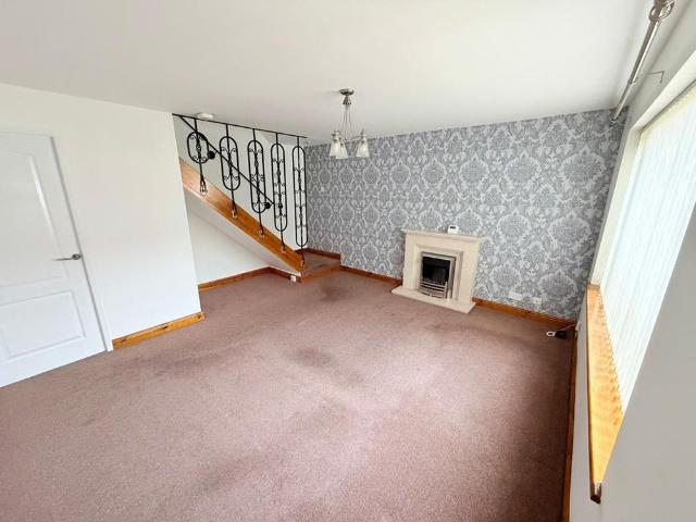 3 bedroom semi detached house to rent