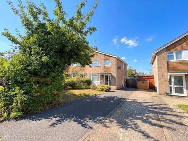 3 bedroom semi detached house to rent