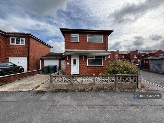 3 bedroom detached house to rent
