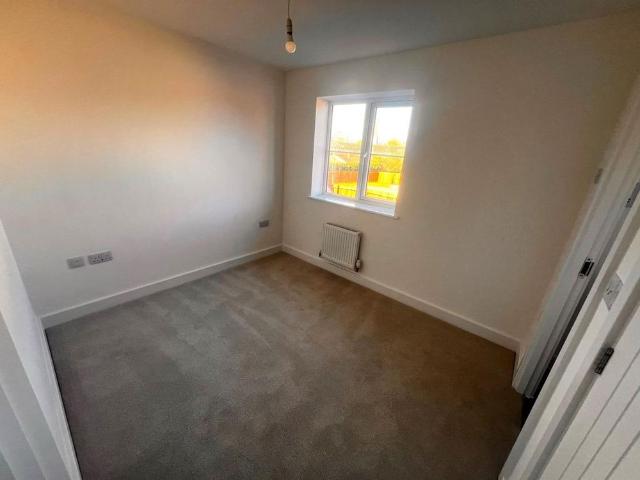 3 bedroom semi detached house to rent