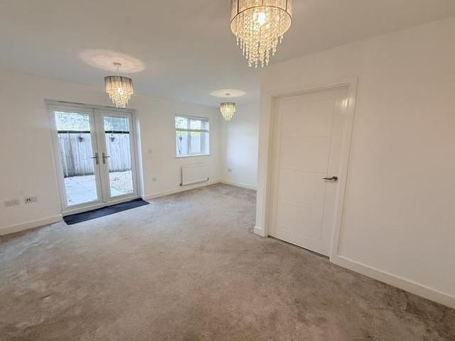 3 bedroom semi detached house to rent