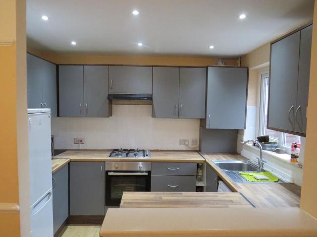 3 bedroom semi detached house to rent