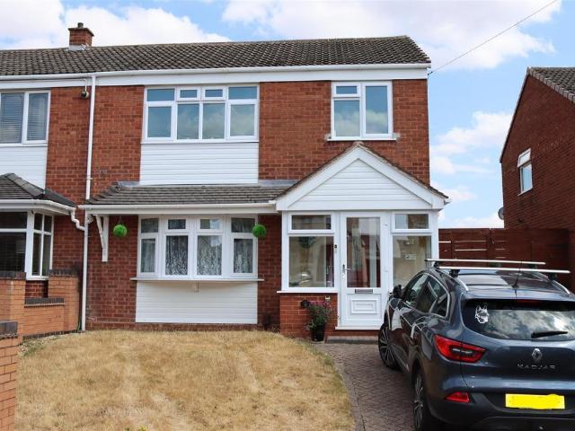 3 bedroom semi detached house to rent