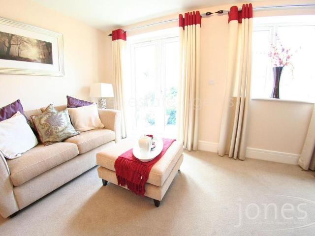 3 bedroom semi detached house to rent