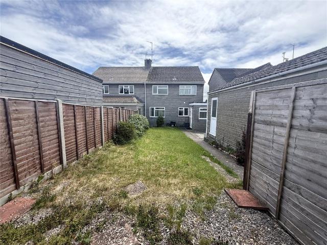 3 bedroom semi detached house to rent
