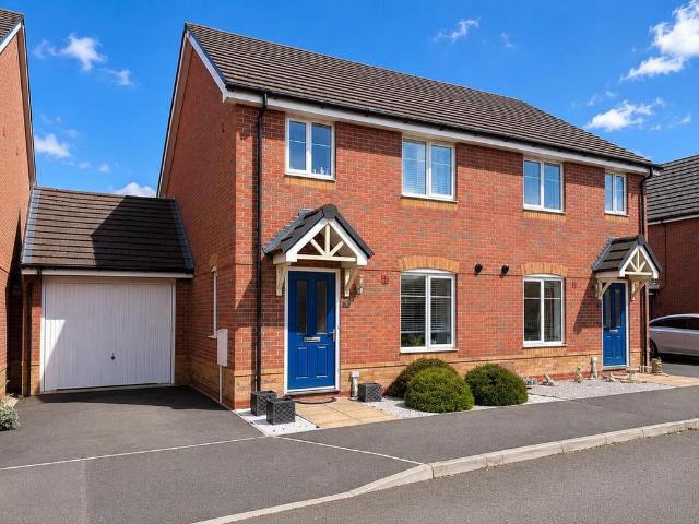3 bedroom semi detached house to rent