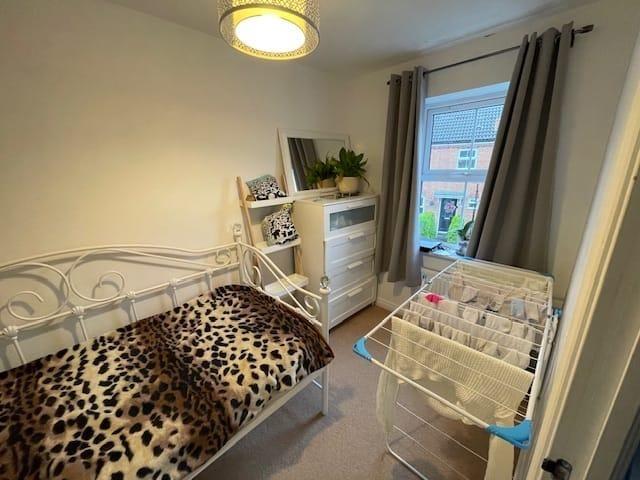 3 bedroom semi detached house to rent