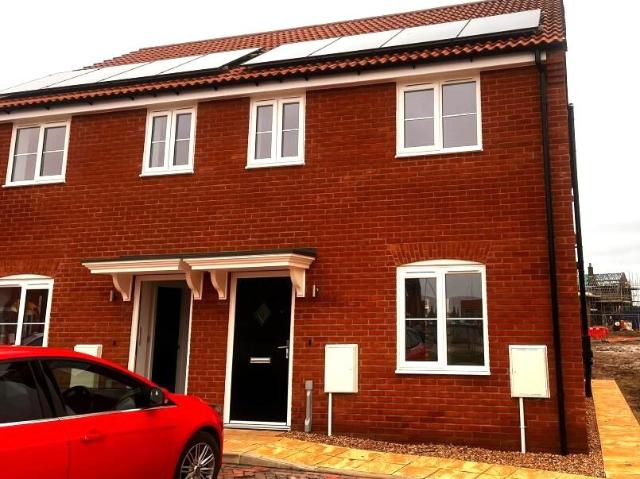 3 bedroom semi detached house to rent