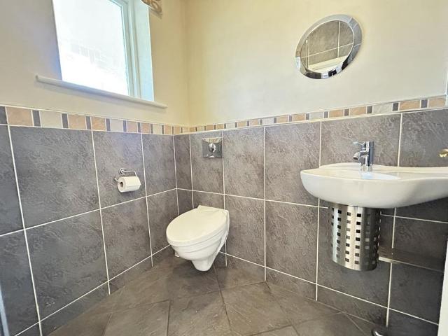 3 bedroom semi detached house to rent
