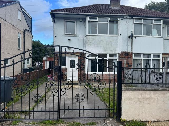 3 bedroom semi detached house to rent