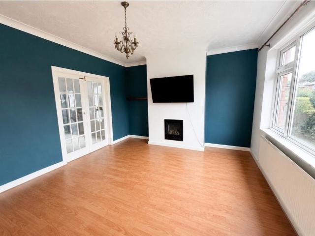 3 bedroom semi detached house to rent