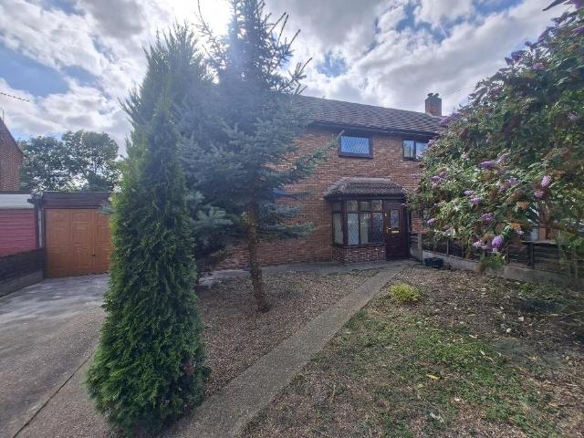 3 bedroom semi detached house to rent