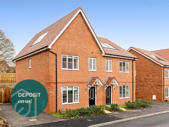 3 bedroom semi detached house to rent