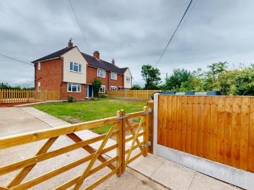 3 bedroom semi detached house to rent