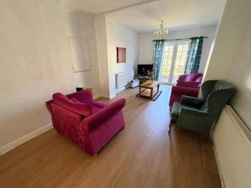 3 bedroom semi detached house to rent