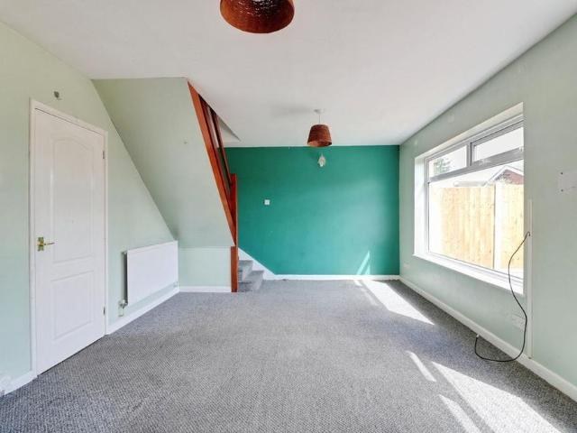 3 bedroom semi detached house to rent