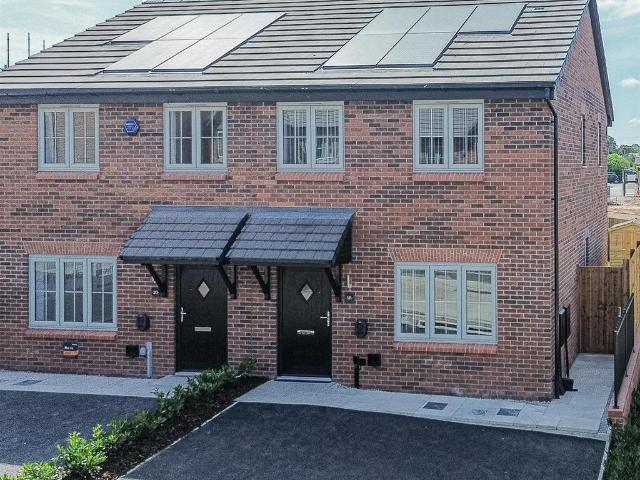 3 bedroom semi detached house to rent