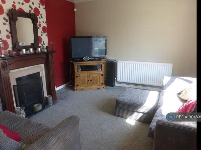 3 bedroom semi detached house to rent
