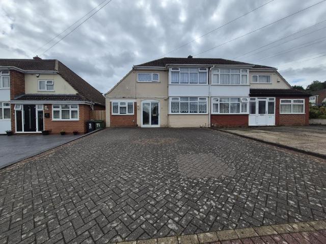 3 bedroom semi detached house to rent