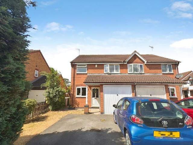 3 bedroom semi detached house to rent