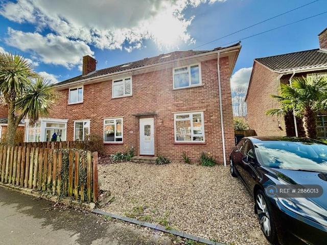 3 bedroom semi detached house to rent
