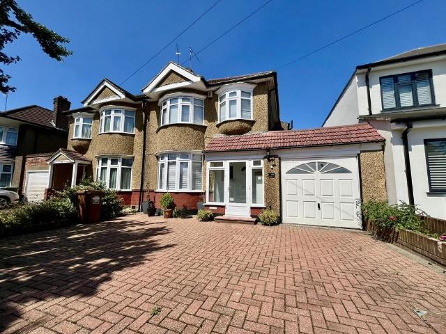 3 bedroom semi detached house to rent