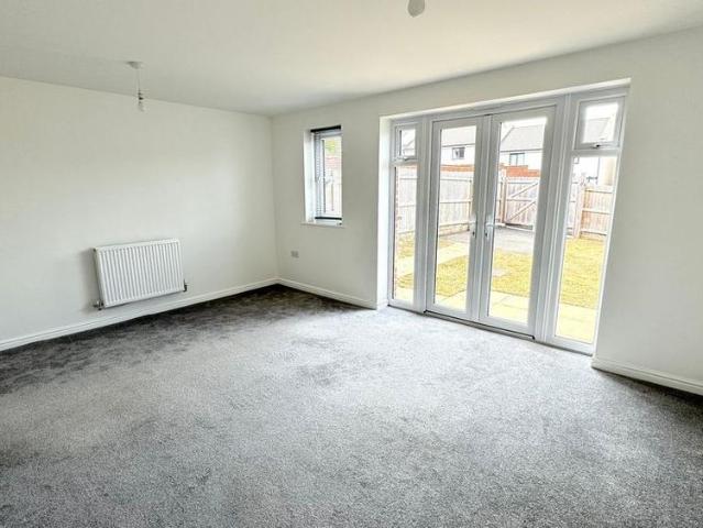 3 bedroom semi detached house to rent
