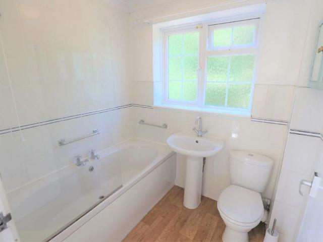 3 bedroom semi detached house to rent