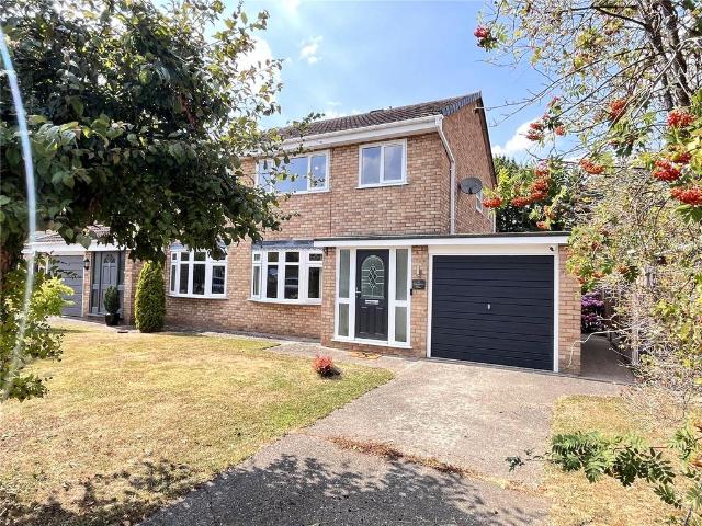 3 bedroom semi detached house to rent
