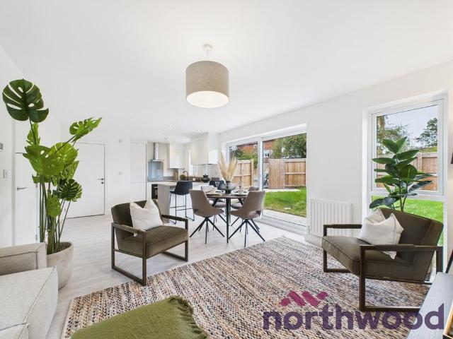 3 bedroom semi detached house to rent