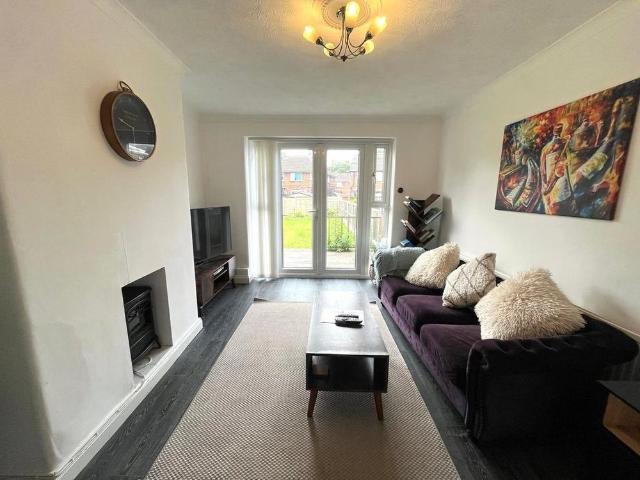 3 bedroom semi detached house to rent