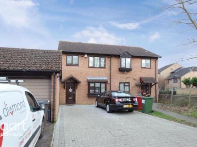 3 bedroom semi detached house to rent