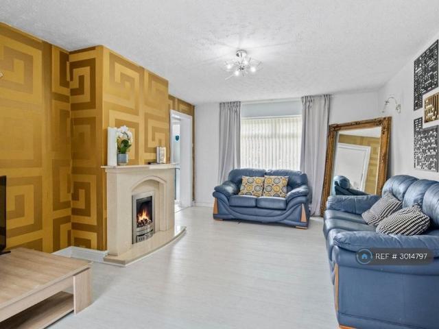 3 bedroom semi detached house to rent