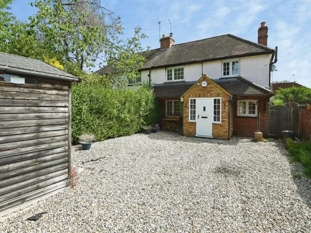 3 bedroom semi detached house to rent