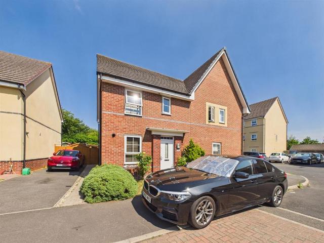 3 bedroom semi detached house to rent