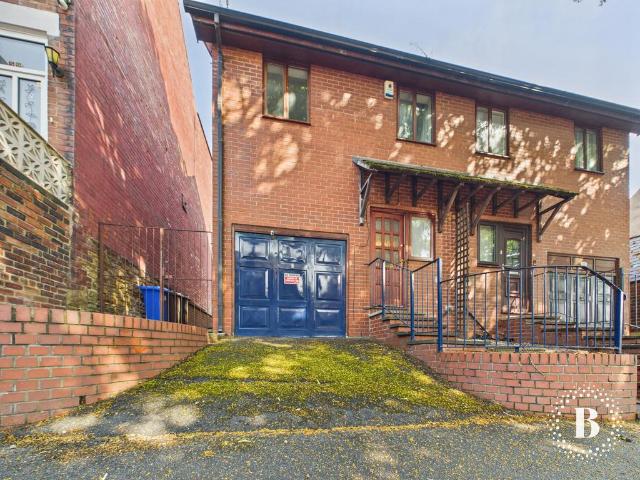 3 bedroom semi detached house to rent
