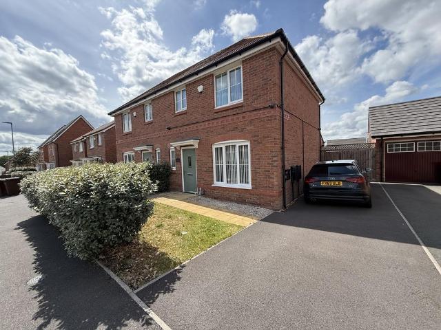 3 bedroom semi detached house to rent