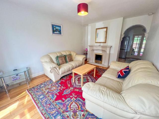 3 bedroom semi detached house to rent