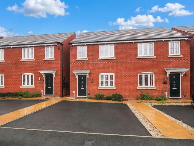 3 bedroom semi detached house to rent