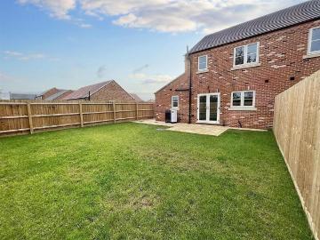 3 bedroom semi detached house to rent