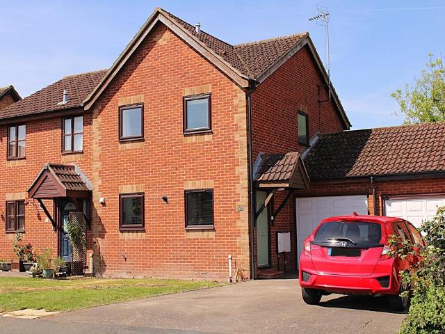 3 bedroom semi detached house to rent