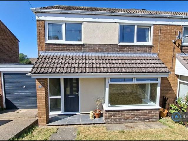 3 bedroom semi detached house to rent